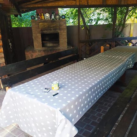 Куренiвський Двiр Kiev Bagian luar foto