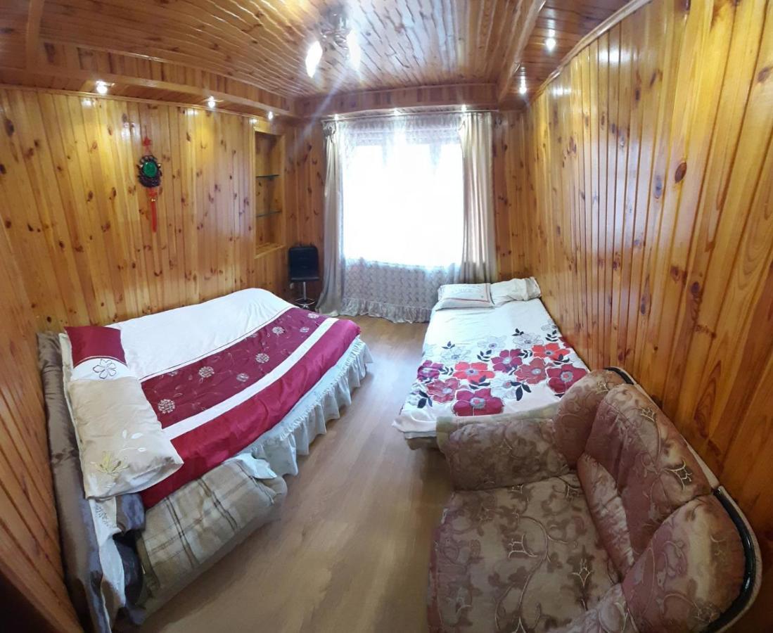 Куренiвський Двiр Kiev Bagian luar foto